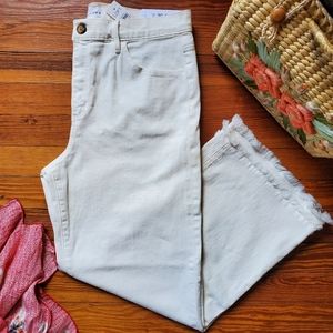 NWT Loft size 10/30 white wide leg crop jeans pants with super cute frayed hem